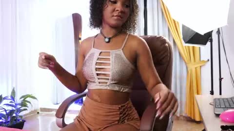 Snapshot of chloe_harriss chatting on 04-29-26, 12:09 Chloe online show from 04-29-26, 12:09
