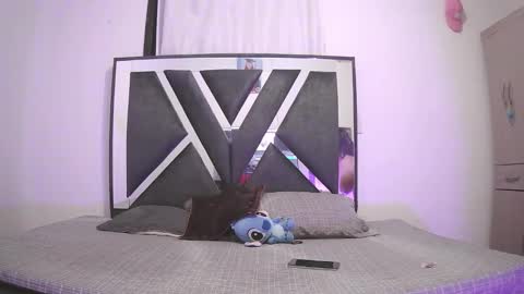 Chloe and Danna online show from 01-06-26, 03:32