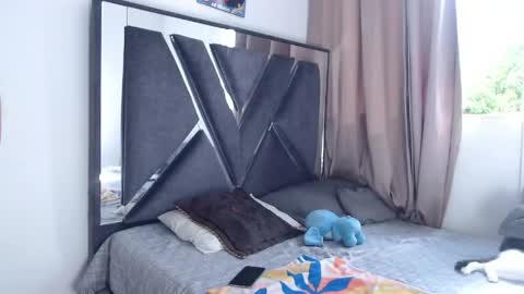 Snapshot of chloe_hotx chatting on 04-24-26, 08:55 Chloe and Danna online show from 04-24-26, 08:55