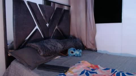 Snapshot of chloe_hotx chatting on 05-06-26, 12:08 Chloe and Danna online show from 05-06-26, 12:08