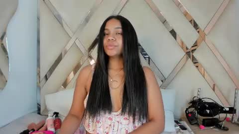 Snapshot of chloe_ht chatting on 06-20-26, 12:30 Chloe online show from 06-20-26, 12:30