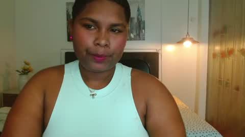 Snapshot of chloe_jewe chatting on 06-12-26, 02:27 chloe_jewe online show from 06-12-26, 02:27