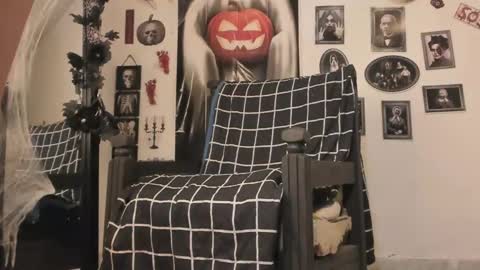 Snapshot of chloe_kisses chatting on 10-31-25, 12:06 chloe_kisses online show from 10-31-25, 12:06