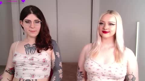 Snapshot of chloe_levine chatting on 11-14-25, 07:45 Chloe Levine online show from 11-14-25, 07:45