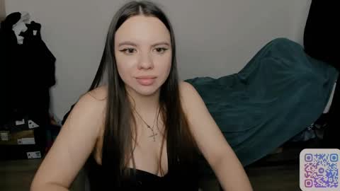 Snapshot of chloe_loo chatting on 04-20-26, 01:52 Chloe online show from 04-20-26, 01:52
