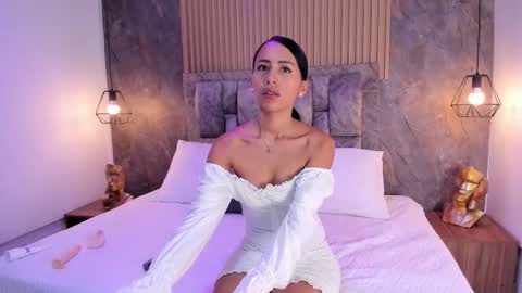 chloe_love__ online show from 01-17-26, 11:48