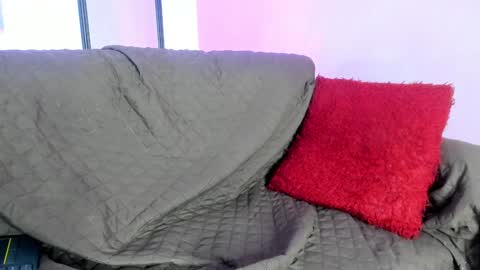 chloe online show from 01-25-25, 05:40