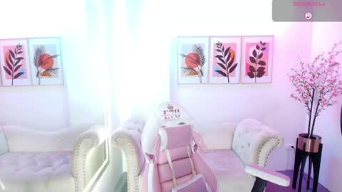 Snapshot of chloe_meoww chatting on 04-27-26, 12:14 Chloe online show from 04-27-26, 12:14