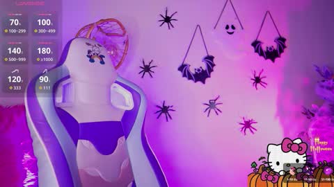 CLOE  online show from 10-20-25, 09:37