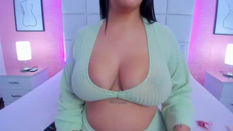 Snapshot of chloe_parker_ chatting on 06-13-26, 04:10 cloe online show from 06-13-26, 04:10