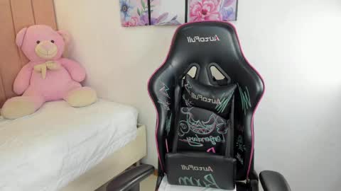 Chloe Rhoades online show from 05-24-26, 04:28