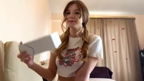 hloe online show from 02-22-26, 12:15