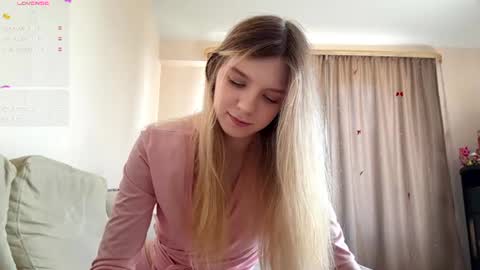 Snapshot of chloe_show chatting on 07-18-26, 11:14 hloe online show from 07-18-26, 11:14