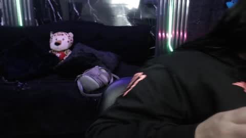 chloe_smith5 online show from 04-02-26, 01:20