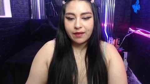 chloe_smith5 online show from 04-15-26, 07:58