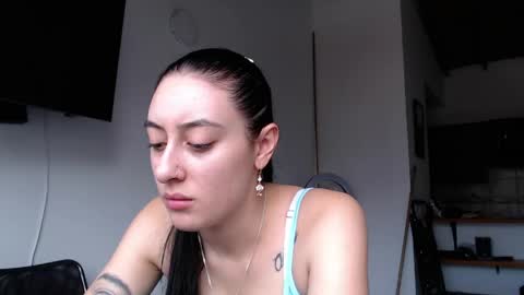 Snapshot of chloe_vahos chatting on 05-15-26, 09:00 Chloe online show from 05-15-26, 09:00