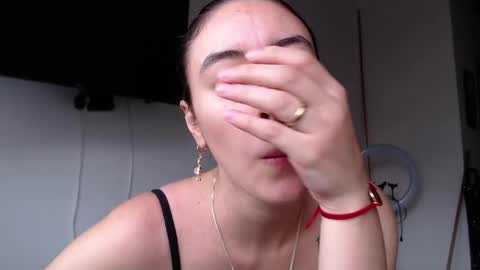 Snapshot of chloe_vahos chatting on 05-21-26, 08:27 Chloe online show from 05-21-26, 08:27