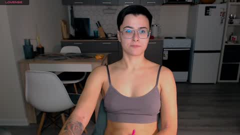 Eva and Sandra online show from 12-14-24, 07:14