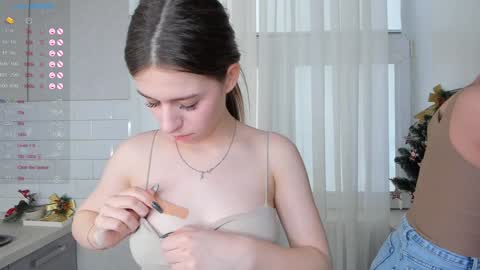 Snapshot of chloealice chatting on 01-19-25, 10:06 Megan and Jeniffer online show from 01-19-25, 10:06