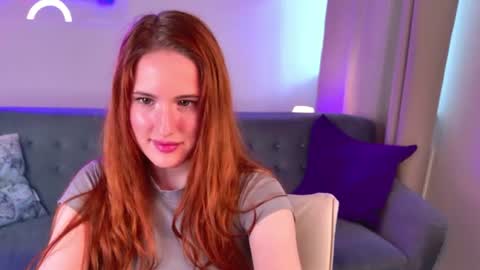 Snapshot of chloeaster chatting on 06-25-26, 01:15 Chloe online show from 06-25-26, 01:15