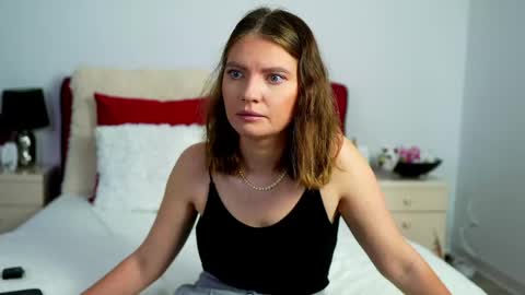 Snapshot of chloecheryy chatting on 06-09-26, 04:02 Chloe online show from 06-09-26, 04:02