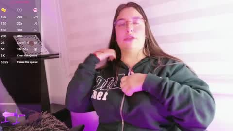 chloee_as_ online show from 05-26-26, 11:01