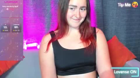 Snapshot of chloee_brookss chatting on 12-05-24, 01:17 Chloee online show from 12-05-24, 01:17