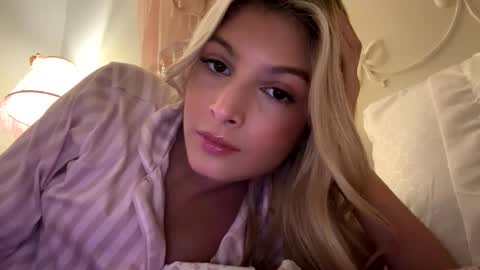 Snapshot of chloeesage chatting on 01-14-26, 06:08 chloeesage online show from 01-14-26, 06:08