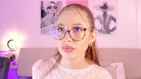 Snapshot of chloeferreira chatting on 05-30-26, 04:09 chloeferreira online show from 05-30-26, 04:09