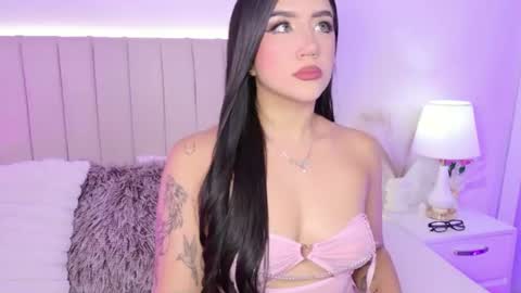 Snapshot of chloehall1 chatting on 06-16-26, 02:25 Chloe Hall online show from 06-16-26, 02:25