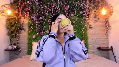 Chloe online show from 12-17-25, 01:11