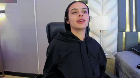  Chloe Harper  online show from 04-15-26, 12:01