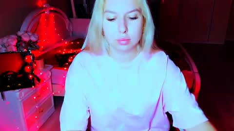 ChloeRicci online show from 10-28-25, 06:50