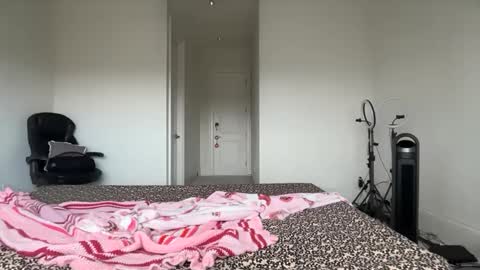 Snapshot of chloeros3e chatting on 09-09-25, 03:11 chloeros3e online show from 09-09-25, 03:11