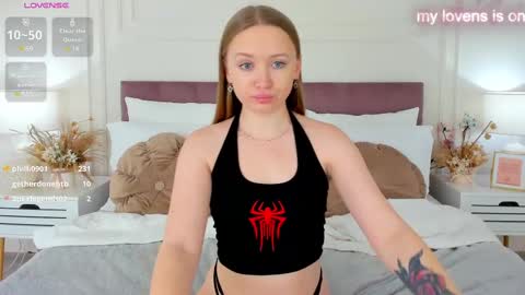 Chloe online show from 03-06-25, 01:37