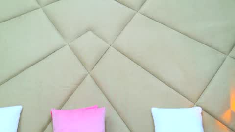Snapshot of chloevee chatting on 06-01-26, 04:58 Chloe Vee online show from 06-01-26, 04:58