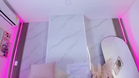 Chlooe online show from 02-19-25, 01:08