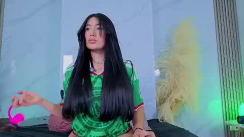 Snapshot of chlooee_ chatting on 07-02-26, 01:16 Chlooe online show from 07-02-26, 01:16