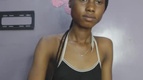 Snapshot of choco_petitqueen chatting on 01-12-25, 10:45 choco_petitqueen online show from 01-12-25, 10:45