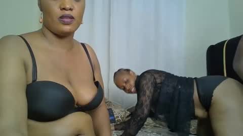 Snapshot of choco_violet chatting on 02-11-25, 06:33 VIOLET online show from 02-11-25, 06:33