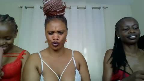 Snapshot of choco_violet chatting on 02-12-25, 11:07 VIOLET online show from 02-12-25, 11:07