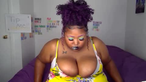 Snapshot of chocolatebunnyxx69 chatting on 01-08-25, 12:17 Melina online show from 01-08-25, 12:17
