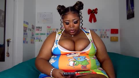 Snapshot of chocolatebunnyxx69 chatting on 01-28-25, 01:18 Melina online show from 01-28-25, 01:18