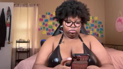 Snapshot of chocolatebunnyxx69 chatting on 07-16-26, 04:13 Melina online show from 07-16-26, 04:13