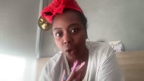 Snapshot of chocolatecakequeen chatting on 06-15-26, 01:57 ChocolateCakeQueen online show from 06-15-26, 01:57