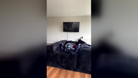 Snapshot of chocolatedick_88 chatting on 02-21-26, 01:34 Chocolate Dick online show from 02-21-26, 01:34