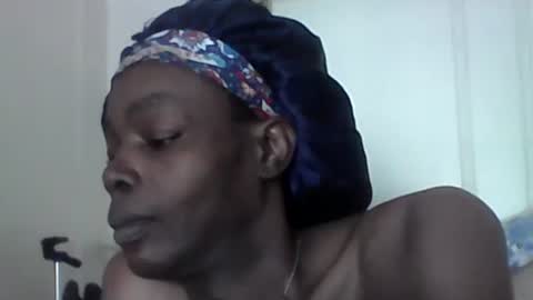 chocolatedrop_ online show from 06-01-26, 03:03