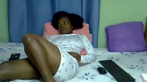 Snapshot of chocolateebonyxo chatting on 06-29-26, 06:19 Chocolate Ebony online show from 06-29-26, 06:19