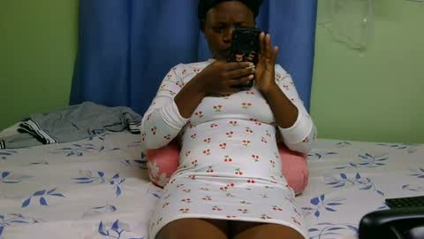 Snapshot of chocolateebonyxo chatting on 07-28-26, 11:50 Chocolate Ebony online show from 07-28-26, 11:50