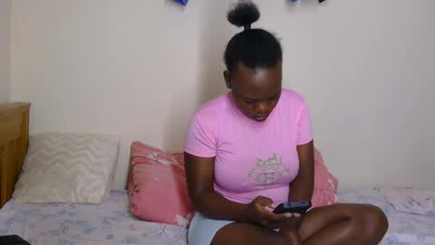 Snapshot of chocolateebonyxo chatting on 08-04-26, 06:54 Chocolate Ebony online show from 08-04-26, 06:54